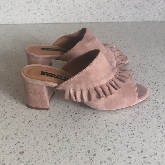 Beautiful Suede Shoes - Picture 2 of 5